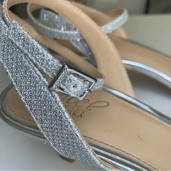 JEWEL BADGLEY MISCHKA Sandal sz 9 Women's Charisma Kitten Heel Evening Sandals