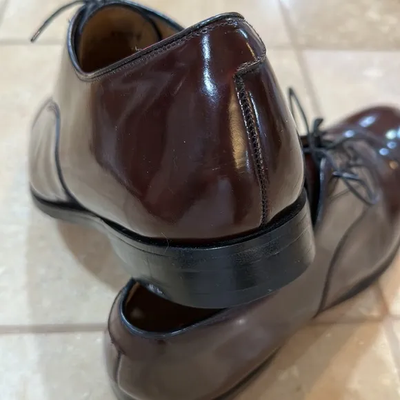 Johnston and Murphy men’s burgundy lace up dress shoes -  9.5 D/B