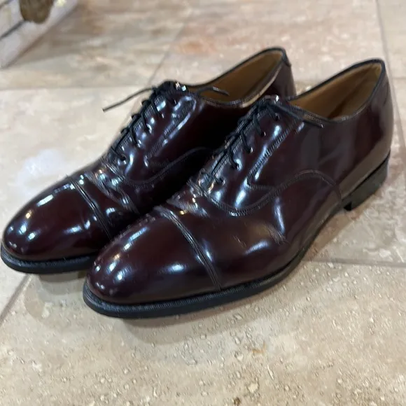 Johnston and Murphy men’s burgundy lace up dress shoes -  9.5 D/B