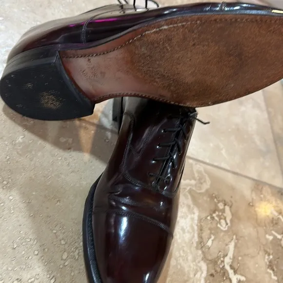 Johnston and Murphy men’s burgundy lace up dress shoes -  9.5 D/B