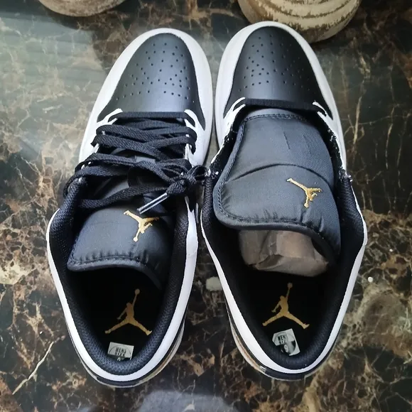 Jordan 1 Low Streetwear/Lifestyle Basketball Shoes Size 9 Men/10.5 Women