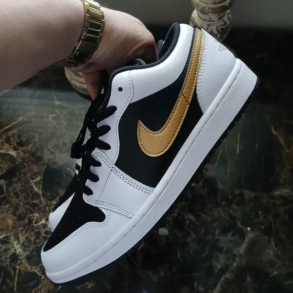 Jordan 1 Low Streetwear/Lifestyle Basketball Shoes Size 9 Men/10.5 Women