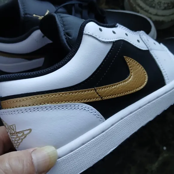 Jordan 1 Low Streetwear/Lifestyle Basketball Shoes Size 9 Men/10.5 Women