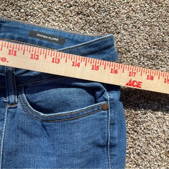 Judy Blue Jeans womens size 13/31 high rise flare raw hem light wash 5 pocket