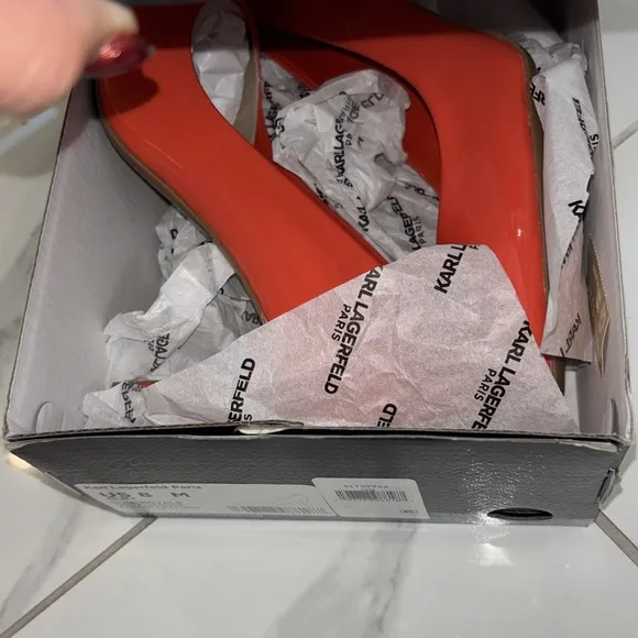 Karl Lagerfeld Royale Spicy Orange Pumps Sz 8 3.5” NWT