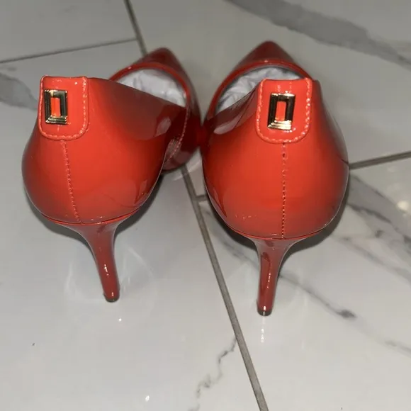 Karl Lagerfeld Royale Spicy Orange Pumps Sz 8 3.5” NWT