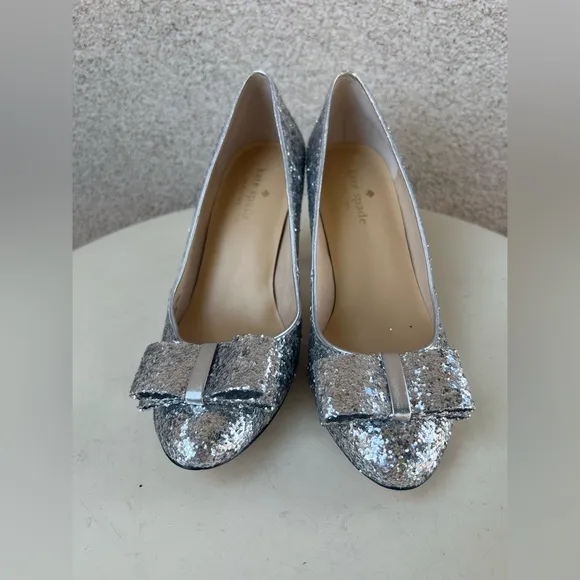 Kate Spade NY KRYSTA pumps shoes 3” heel silver glitter bows Sz 6M