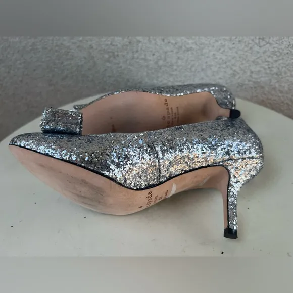 Kate Spade NY KRYSTA pumps shoes 3” heel silver glitter bows Sz 6M