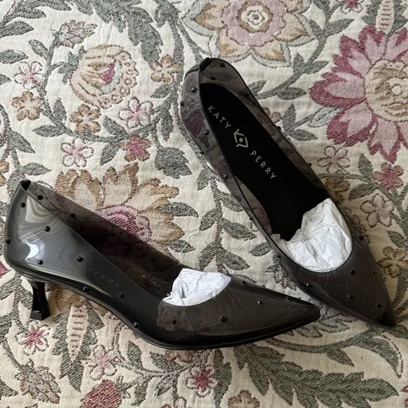 Katy Perry | NWOT The Golden Studded Pump Size 9.5 (Black)