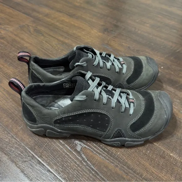 Keen Lace Front Low Top Sneaker Size 8.5 Men