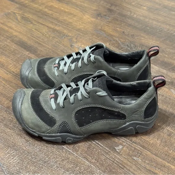 Keen Lace Front Low Top Sneaker Size 8.5 Men
