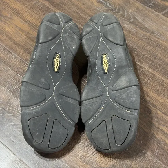 Keen Lace Front Low Top Sneaker Size 8.5 Men