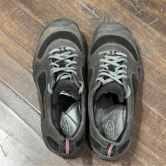 Keen Lace Front Low Top Sneaker Size 8.5 Men