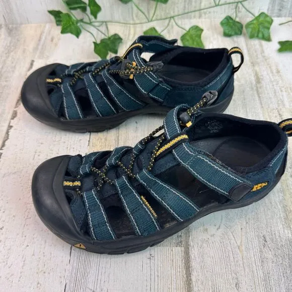 Keen Navy Blue Newport H2 Sandles Big Kid Size 5 (Youth) Outdoor