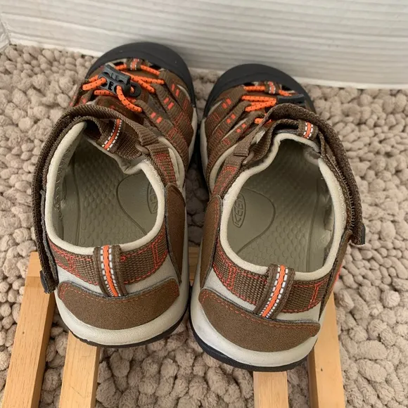 Keen Newport H2 youth sandal