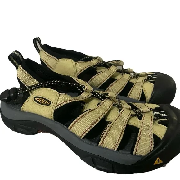 Keen Women’s Size 7 Newport H2 Sandals Tan Closed Toe Hiking Water Shoes