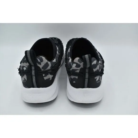 Keen Womens Size 7 UNEEK SNK Sneaker Animal Print Black White Shoes