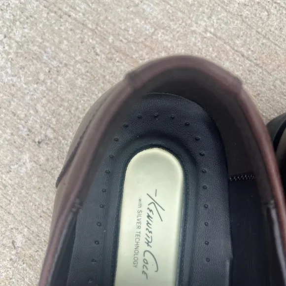 Kenneth Cole Brown Leather Oxfords Sleek Polished Design
