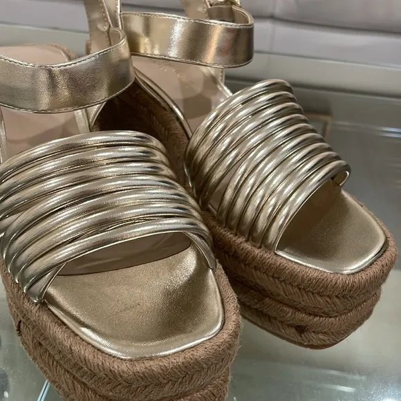 Kenneth Cole gold bracelet strap ankle strap rope platform wedge gold buckle 8