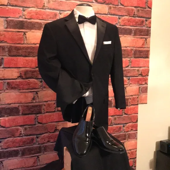 Kenneth Cole Reaction Tuxedo Coat