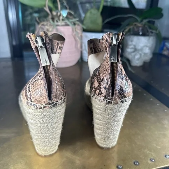 Kenneth Cole Women Espadrille Wedge Sandal Olivia Open toe Snakeskin Brown 7.5