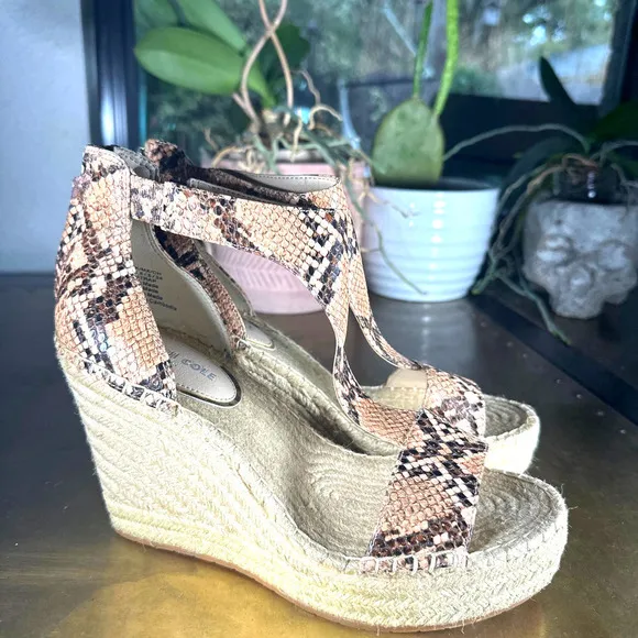 Kenneth Cole Women Espadrille Wedge Sandal Olivia Open toe Snakeskin Brown 7.5