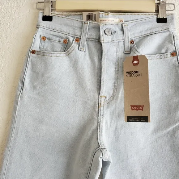 Levi's Wedgie Fit High Rise Waisted Straight Jeans Light Wash