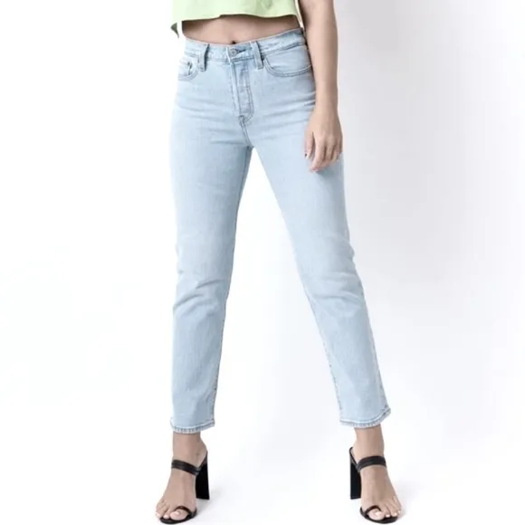 Levi's Wedgie Fit High Rise Waisted Straight Jeans Light Wash