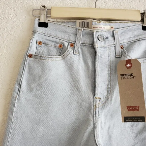 Levi's Wedgie Fit High Rise Waisted Straight Jeans Light Wash