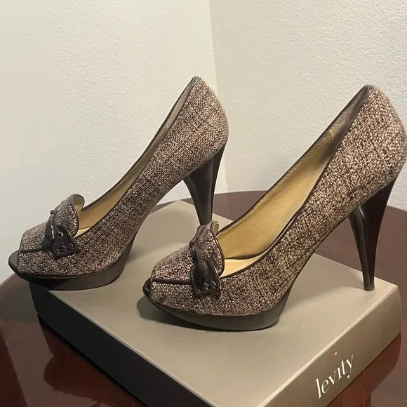“Levity” Pumps.