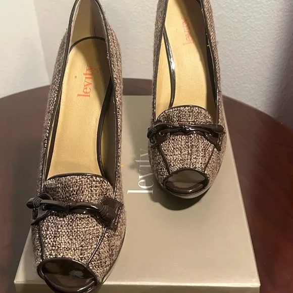 “Levity” Pumps.
