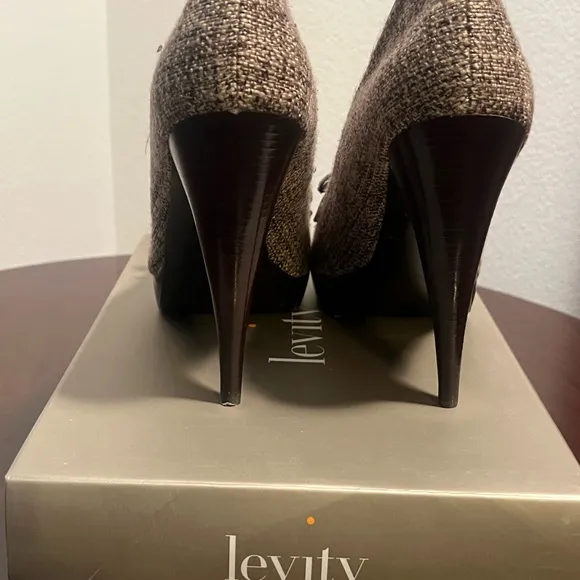 “Levity” Pumps.
