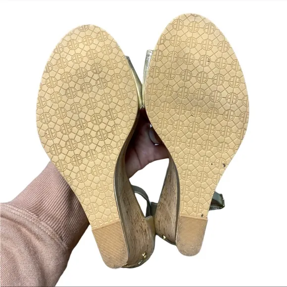 LILLY PULITZER Women's Gold Metallic Ankle Strap Cork Wedges Leather Sandals