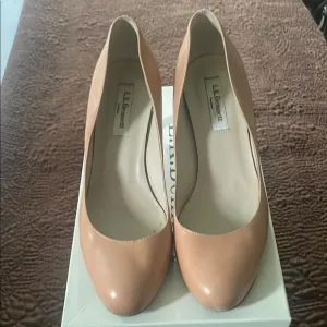 LK Bennett Women's Tan Pumps