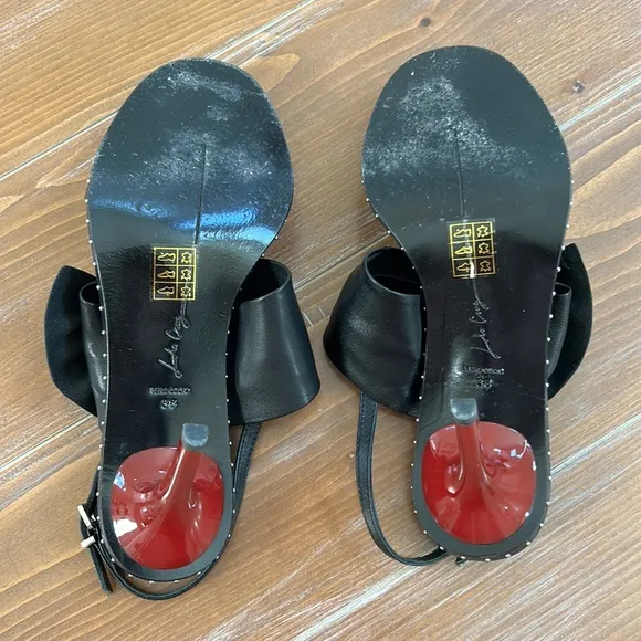Lola Cruz designer black leather shoes 38
