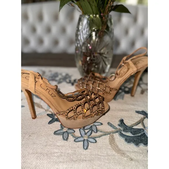 Lola Cruz Heels Rhinestone Embellished Cage Stiletto Sandals Beige 38