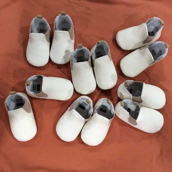 Lot of 12 baby shoes for Baby shower fun!