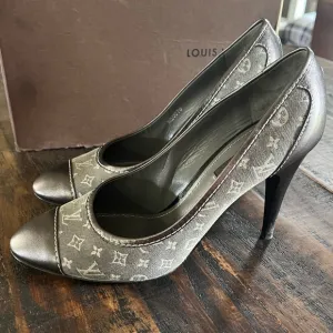 Louis Vuitton Gray and Black Heels with Monogram Design