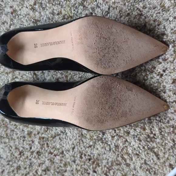 Manolo Blahnik Patent Pointed Toe Pumps Black size EU36