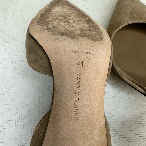 Manolo Blahnik Women's Tan Suede Pumps
