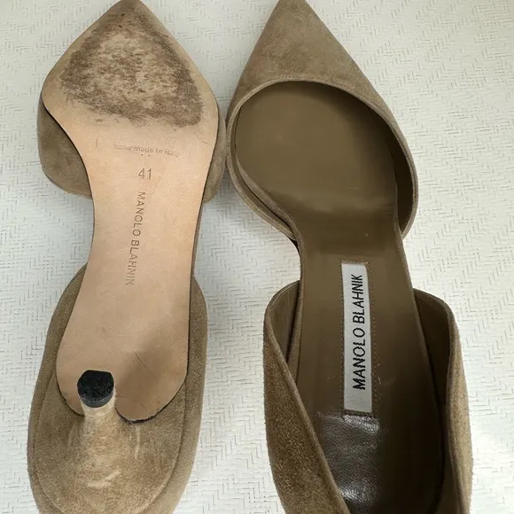 Manolo Blahnik Women's Tan Suede Pumps