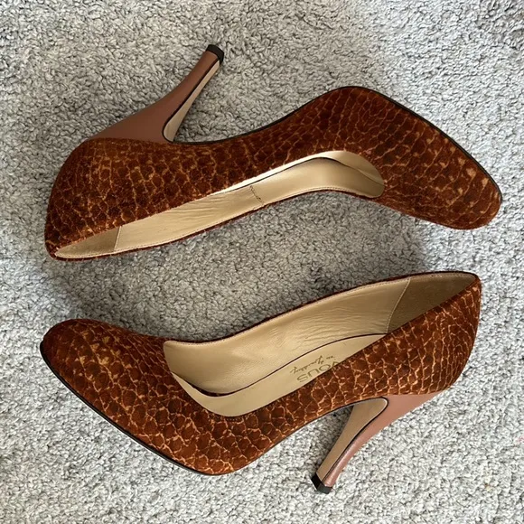 MARCHEZ VOUS XO YEARDLEY MADE IN ITALY PUMPS SHOES SIZE 10