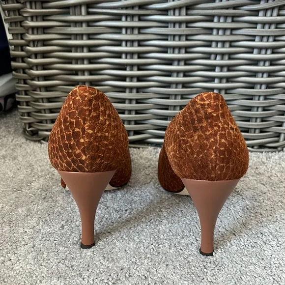 MARCHEZ VOUS XO YEARDLEY MADE IN ITALY PUMPS SHOES SIZE 10