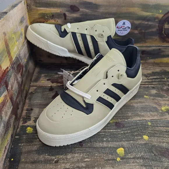 Men adidas athletic‎ shoes size 11.5 new