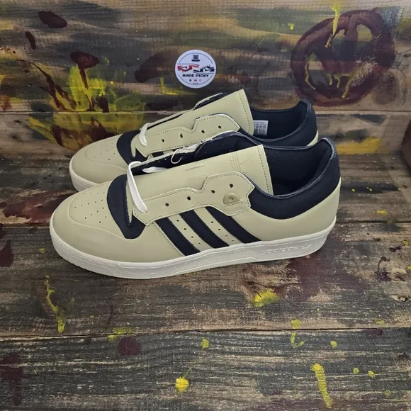 Men adidas athletic‎ shoes size 11.5 new