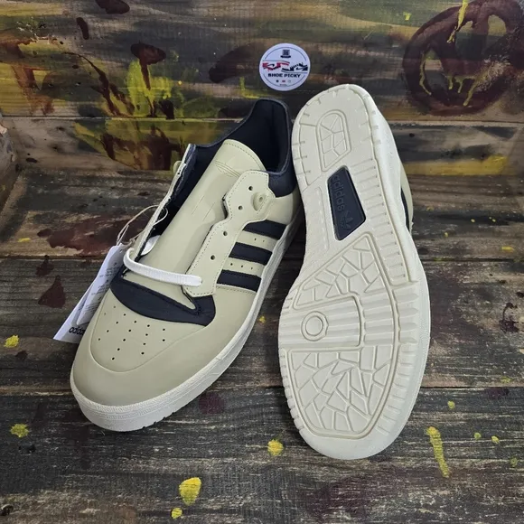 Men adidas athletic‎ shoes size 11.5 new