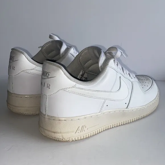 Men Nike Air Force 1 White Shoes Size 9