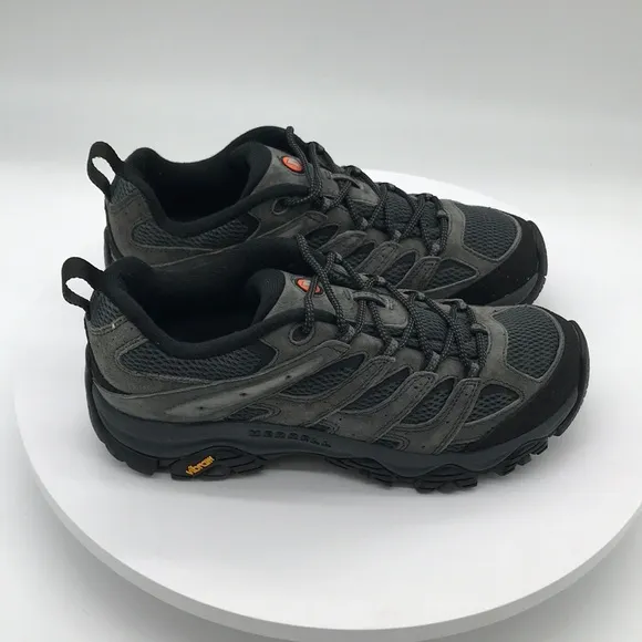 Merrell mens  Hiking Shoes size 9.5 US