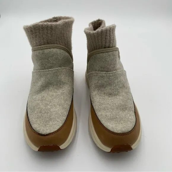 Merrell Women's Cloud Renew Bluff Warm Winter Ankle Boots Shoes Size 7.5 (NWOT)