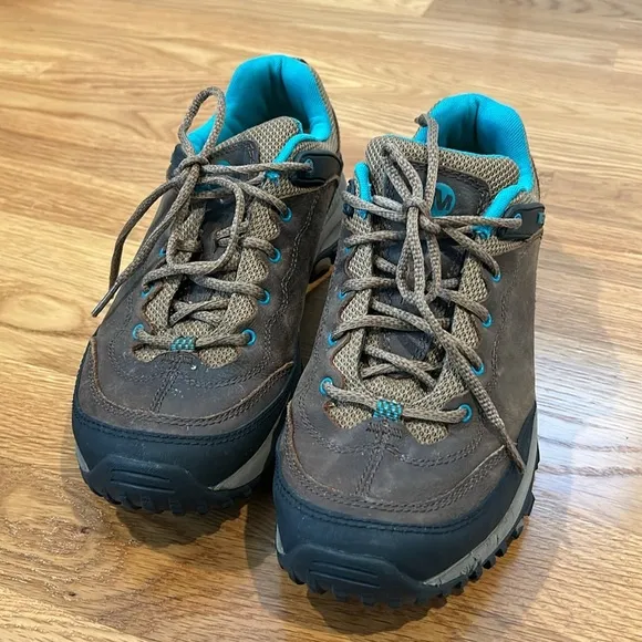 MERRELL Women's Salida Trekker Hiking Shoes, Dark Earth Size 9